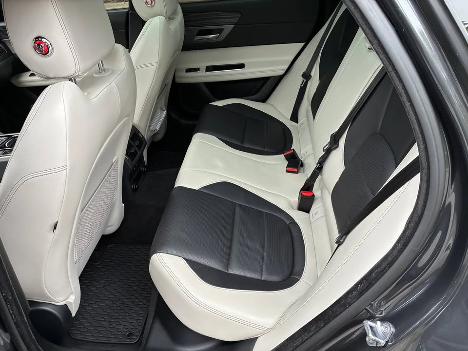 2018 Jaguar XF - Image 10 of 16