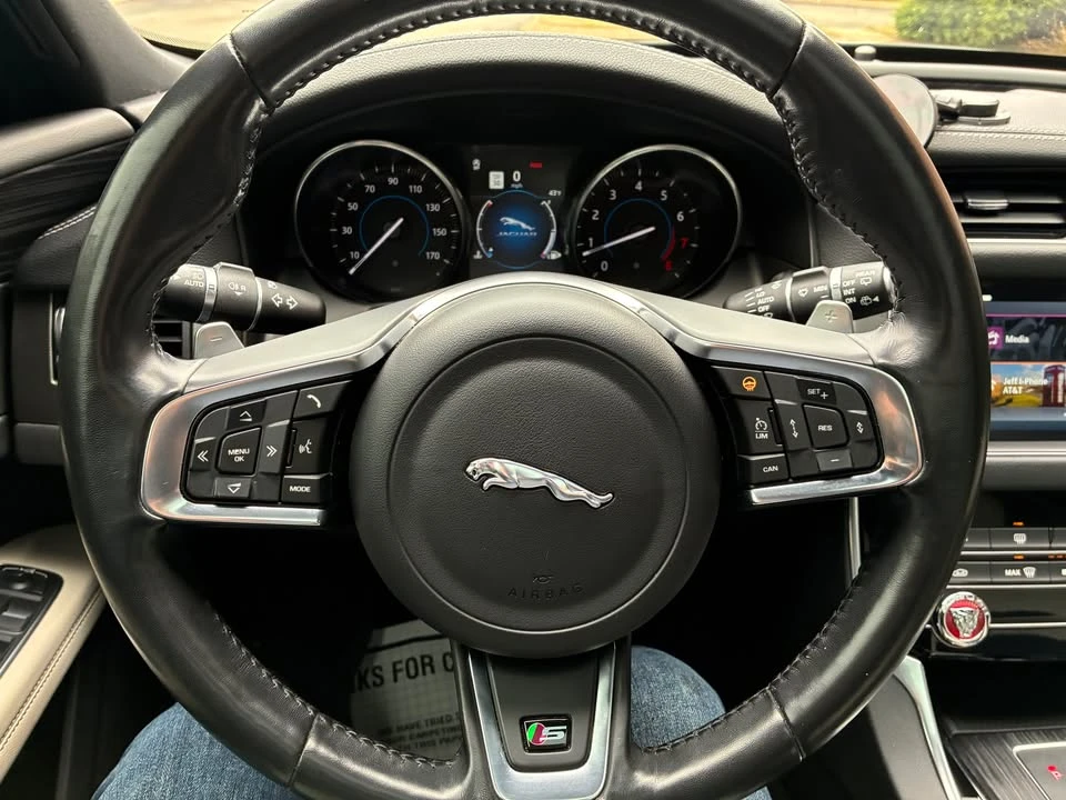 2018 Jaguar XF - Image 16 of 16