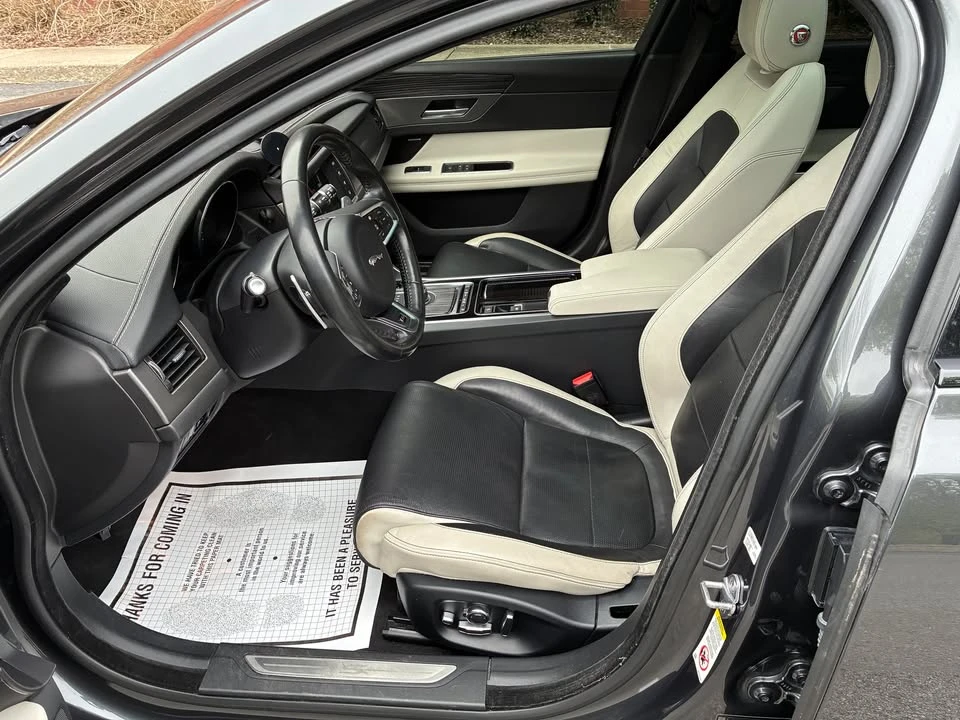 2018 Jaguar XF - Image 9 of 16