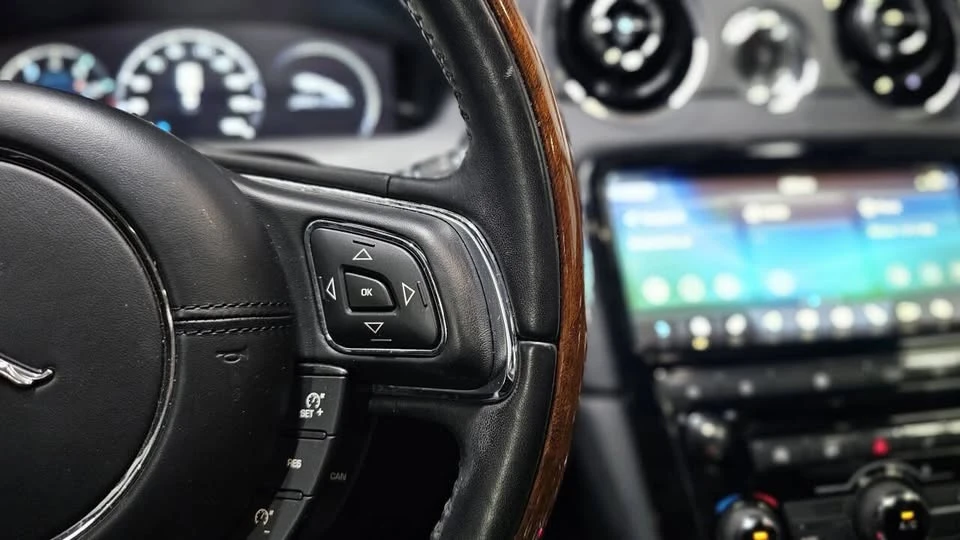 2018 Jaguar X351 XJ - Image 11 of 20