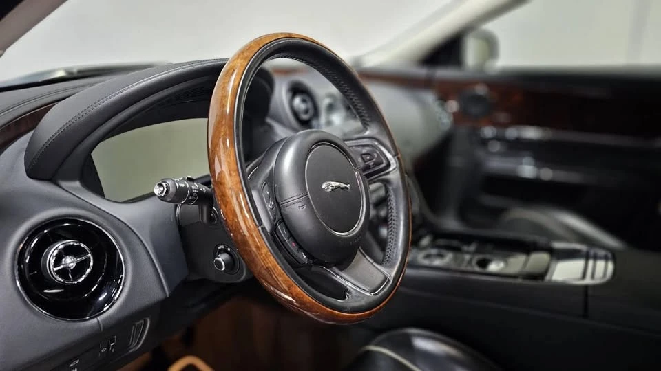 2018 Jaguar X351 XJ - Image 10 of 20