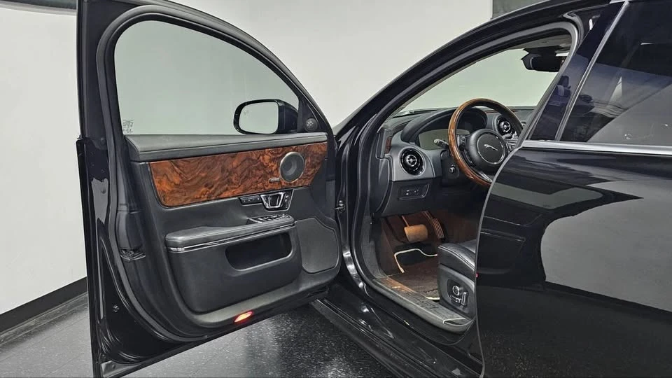 2018 Jaguar X351 XJ - Image 9 of 20