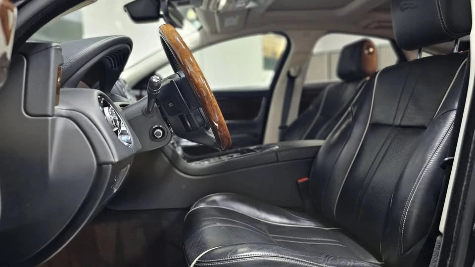 2018 Jaguar X351 XJ - Image 12 of 20