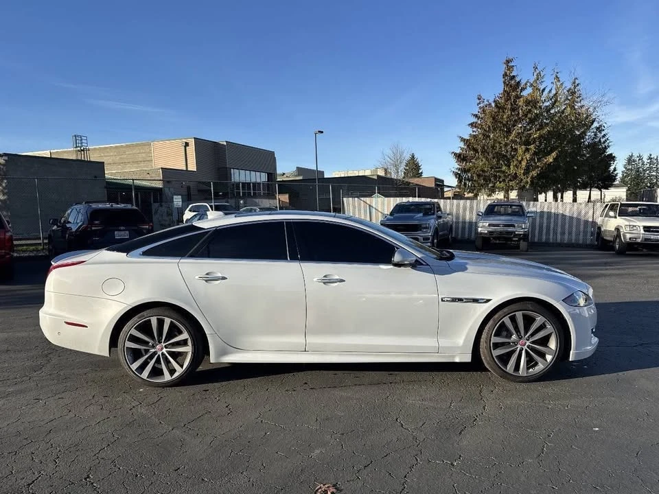 2018 Jaguar X351 XJ - Image 4 of 5