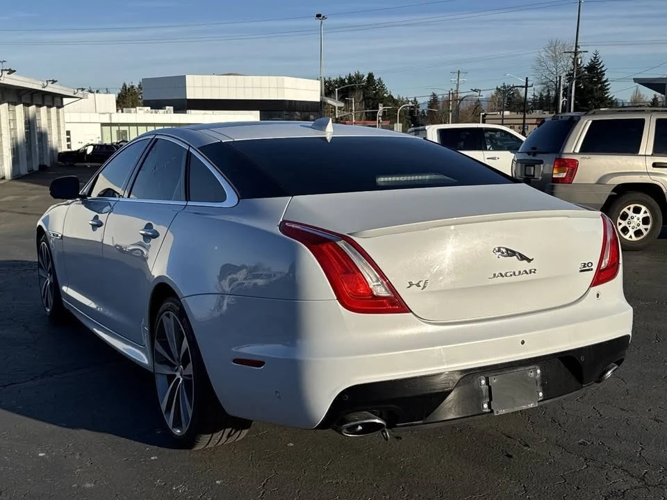 2018 Jaguar X351 XJ - Image 2 of 5