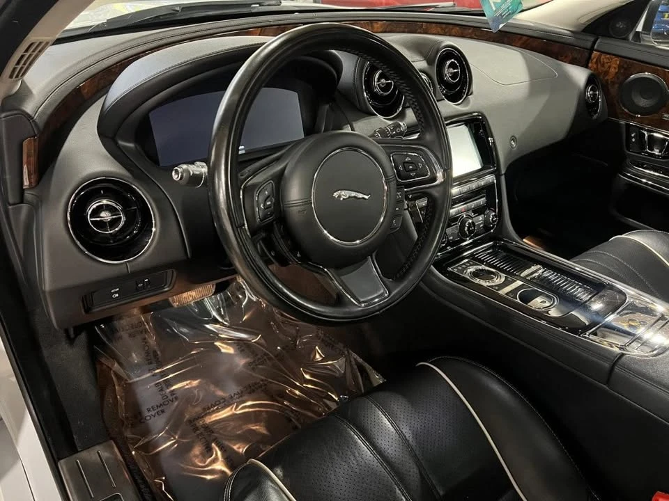 2018 Jaguar X351 XJ - Image 9 of 18