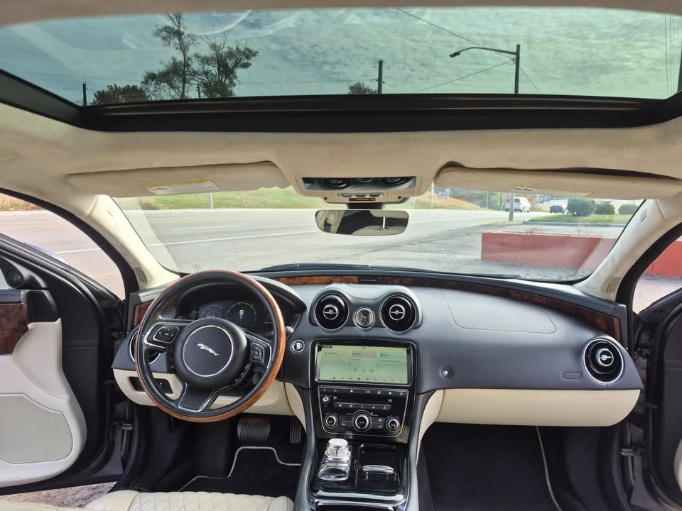 2018 Jaguar X351 XJ - Image 8 of 12