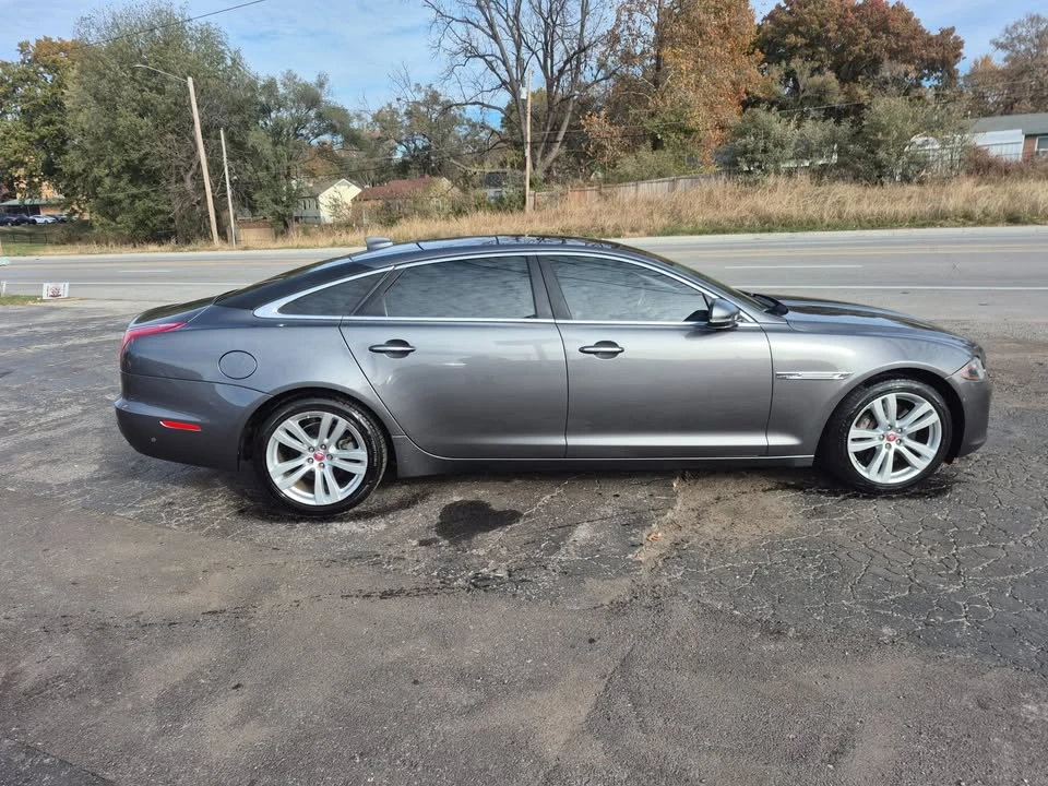 2018 Jaguar X351 XJ - Image 5 of 12