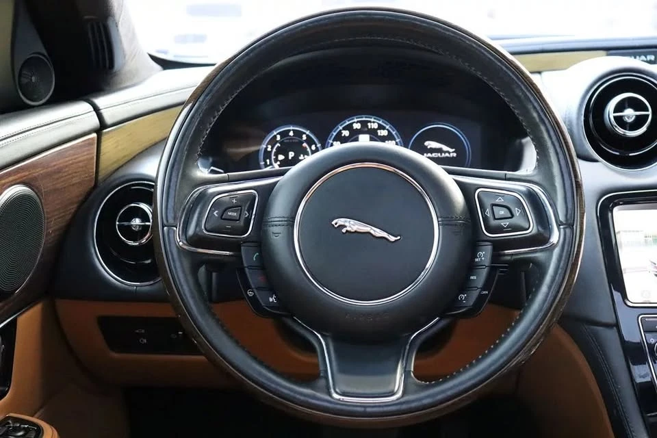 2018 Jaguar X351 XJR - Image 7 of 12