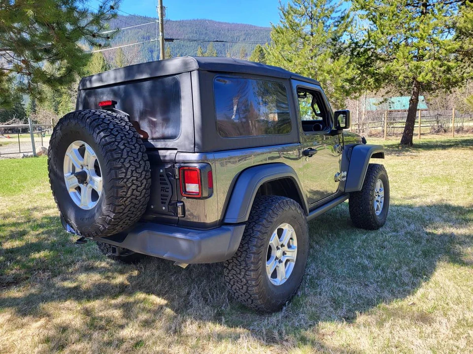 2018 Jeep JL Wrangler - Image 4 of 4