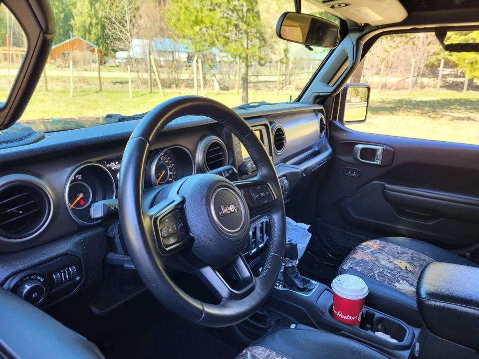 2018 Jeep JL Wrangler - Image 3 of 4