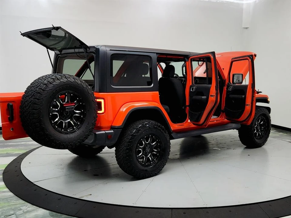 2018 Jeep JL Wrangler - Image 11 of 12