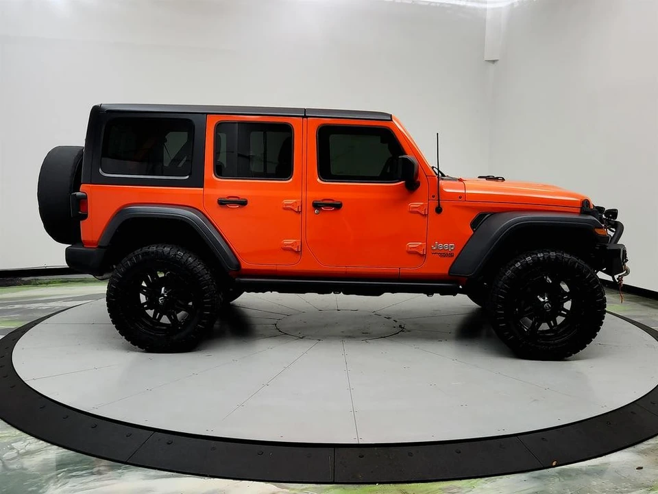 2018 Jeep JL Wrangler - Image 3 of 12