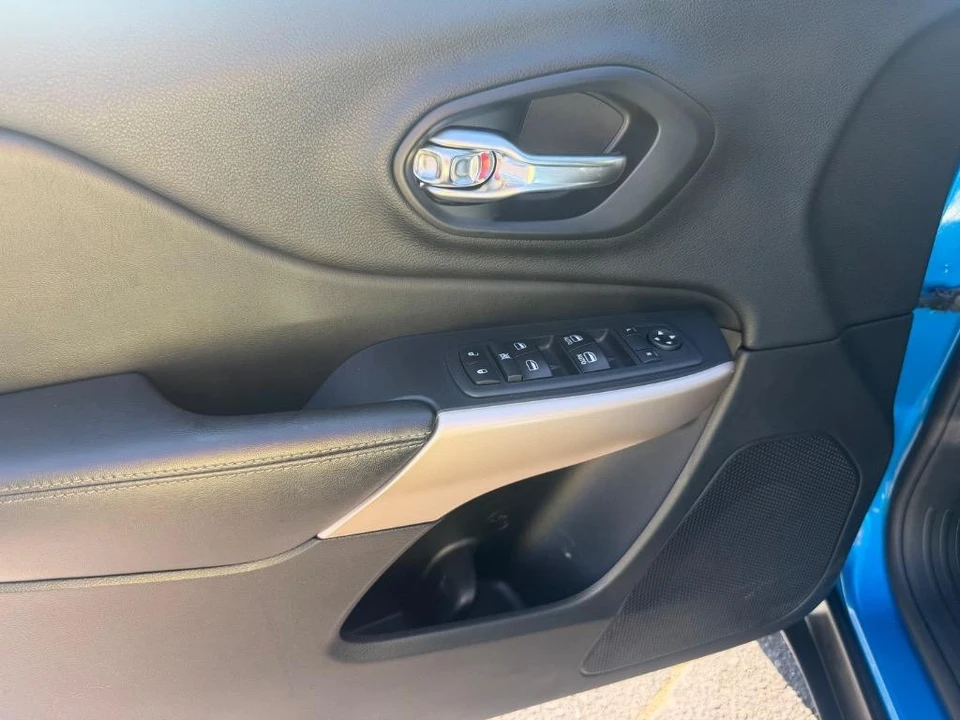 2018 Jeep KL Cherokee - Image 7 of 31