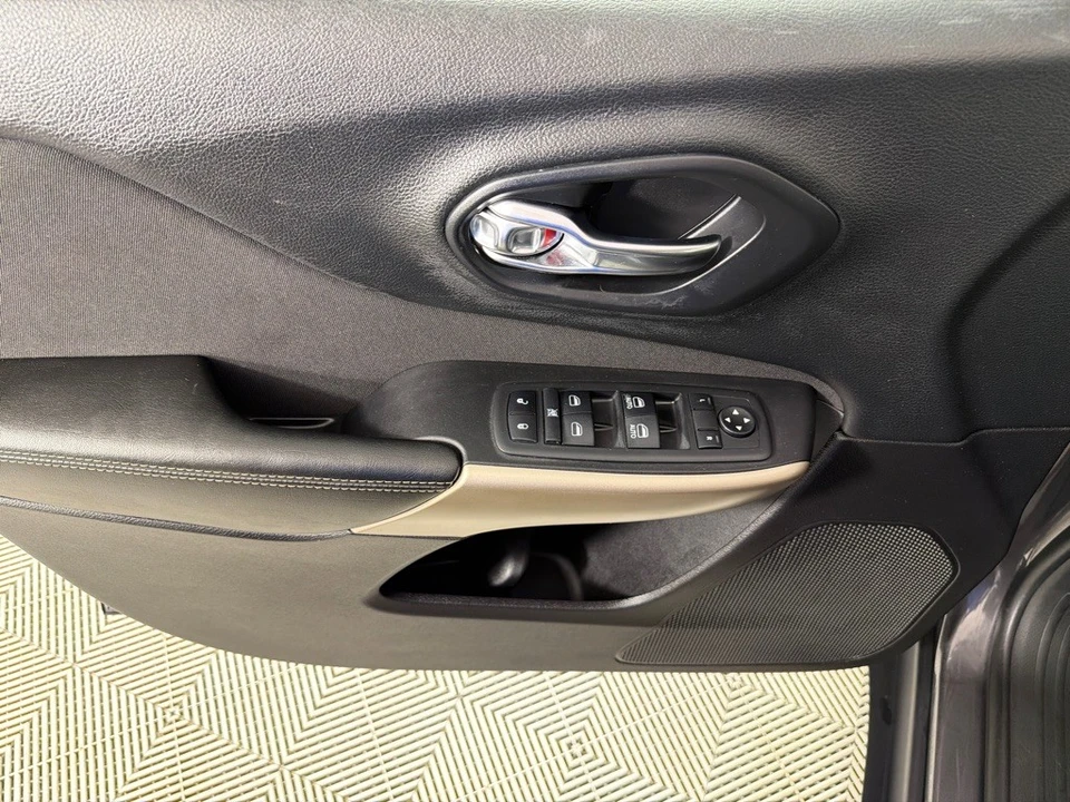 2018 Jeep KL Cherokee - Image 11 of 21