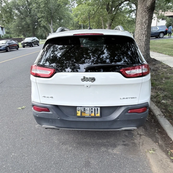 2018 Jeep KL Cherokee - Image 2 of 9