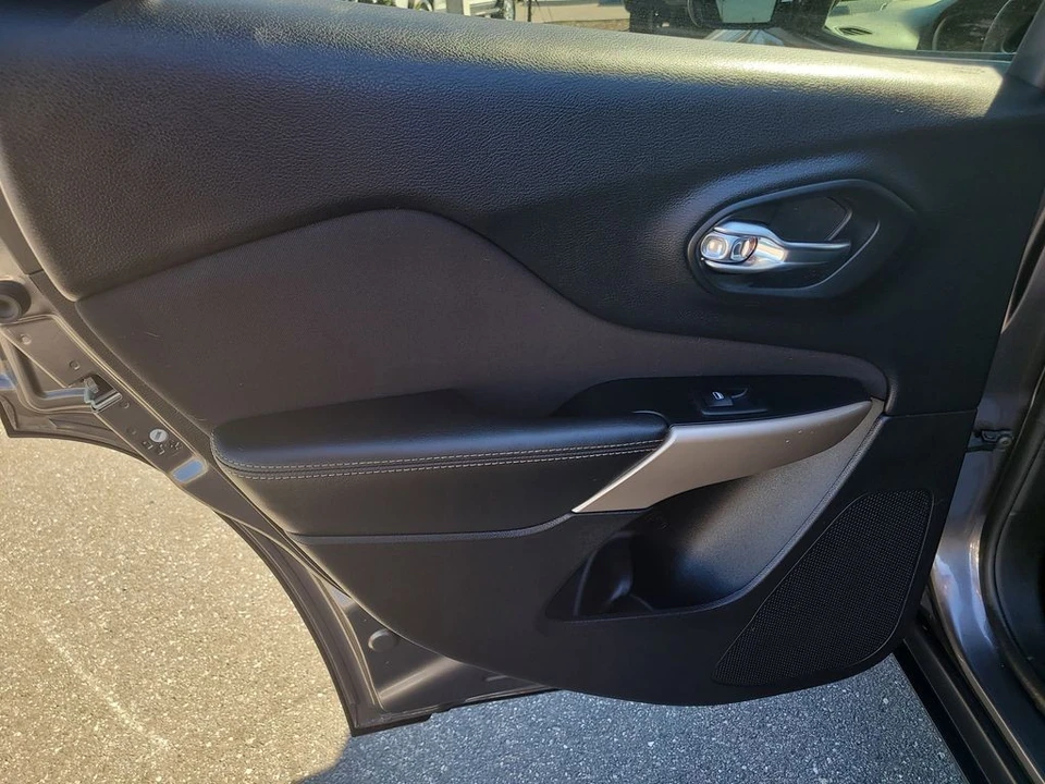 2018 Jeep KL Cherokee - Image 8 of 12