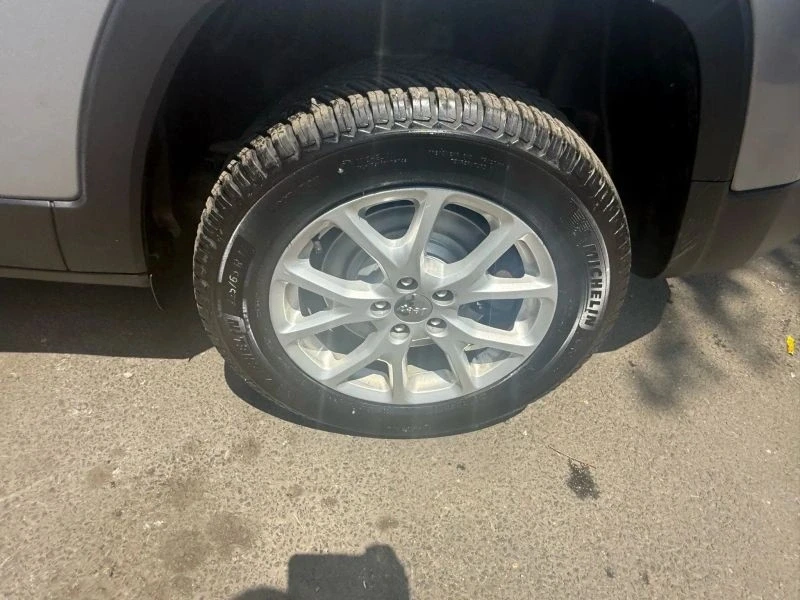 2018 Jeep KL Cherokee - Image 9 of 12
