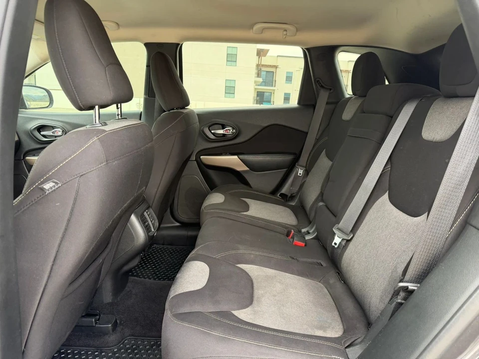 2018 Jeep KL Cherokee - Image 10 of 19