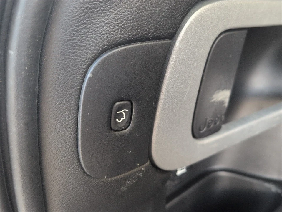 2018 Jeep KL Cherokee - Image 10 of 12