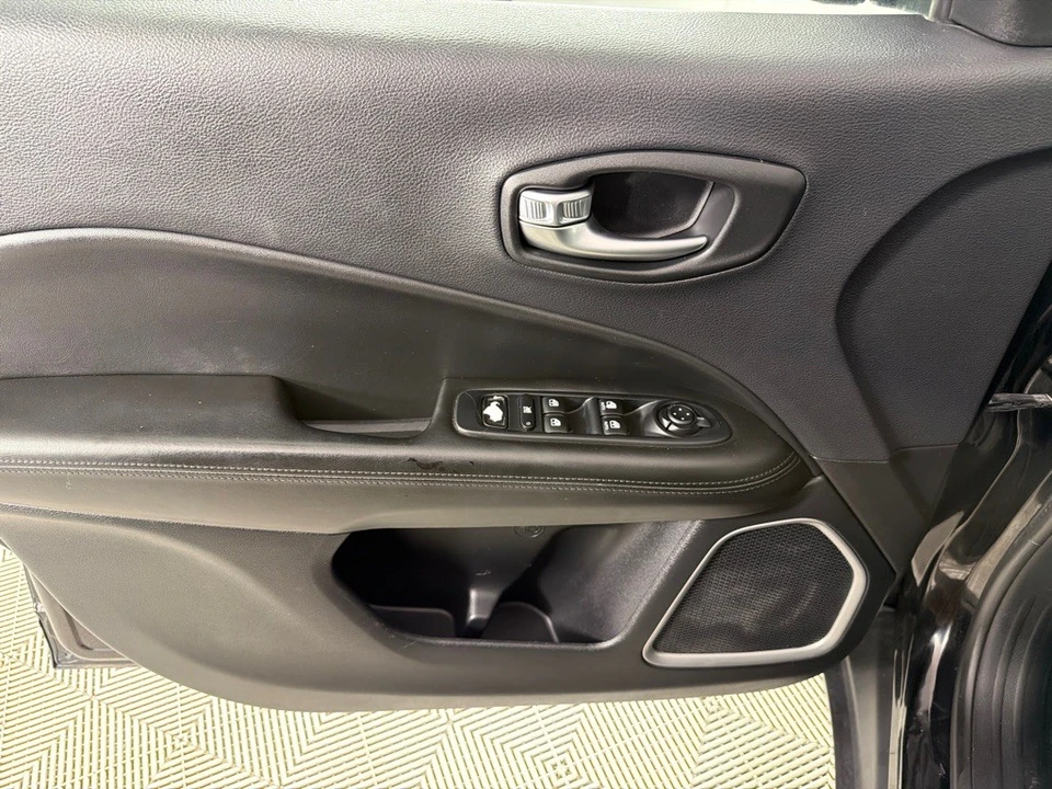 2018 Jeep Compass - Image 11 of 21