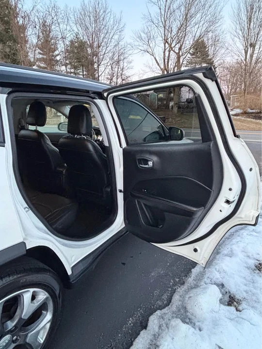 2018 Jeep Compass - Image 11 of 20