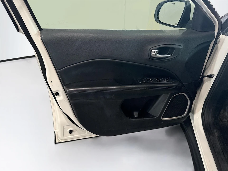 2018 Jeep Compass - Image 9 of 13