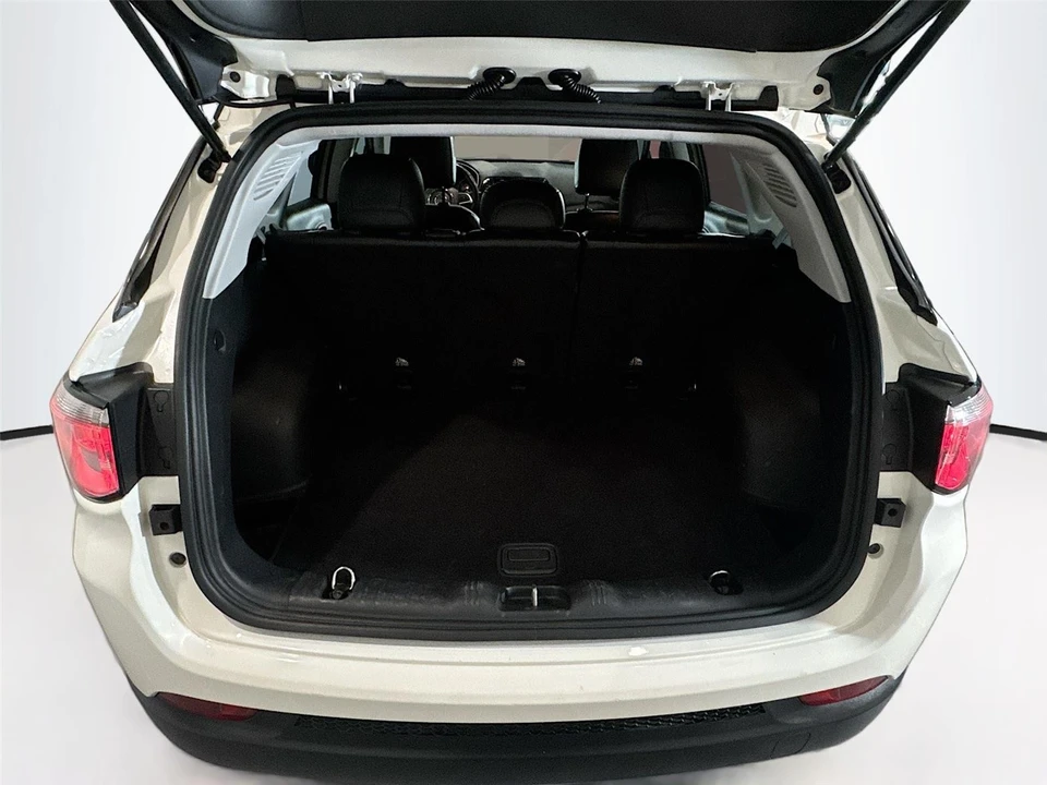 2018 Jeep Compass - Image 17 of 21