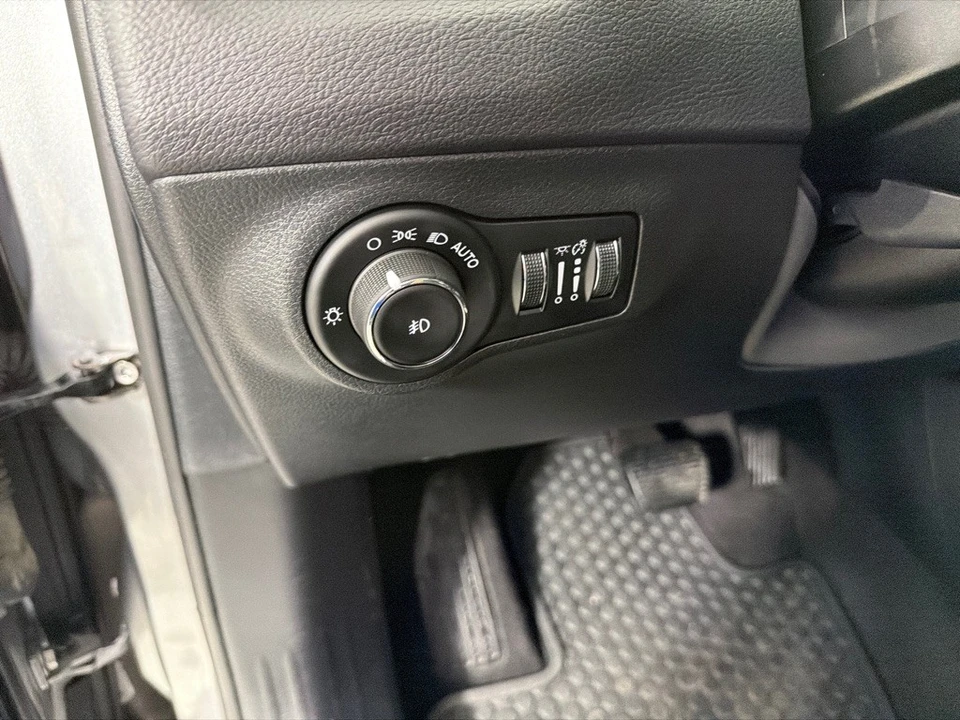 2018 Jeep Compass - Image 11 of 12