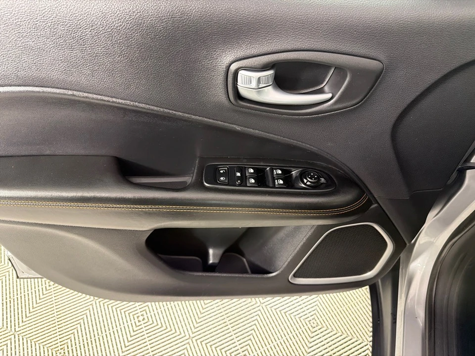 2018 Jeep Compass - Image 11 of 21