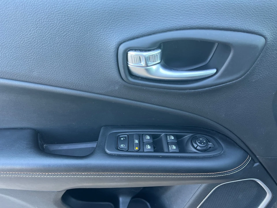2018 Jeep Compass - Image 10 of 12