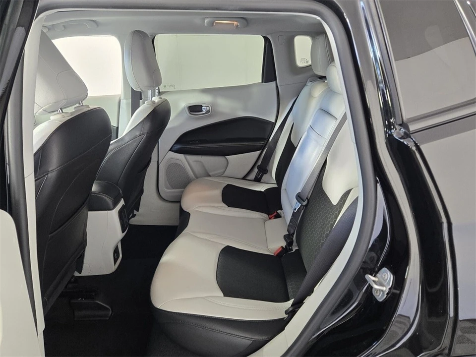 2018 Jeep Compass - Image 8 of 12