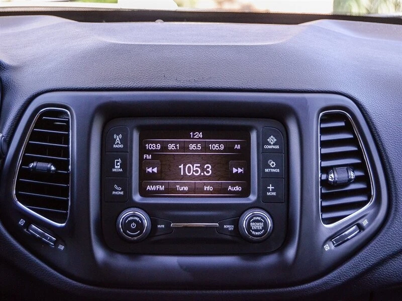 2018 Jeep Compass - Image 17 of 21