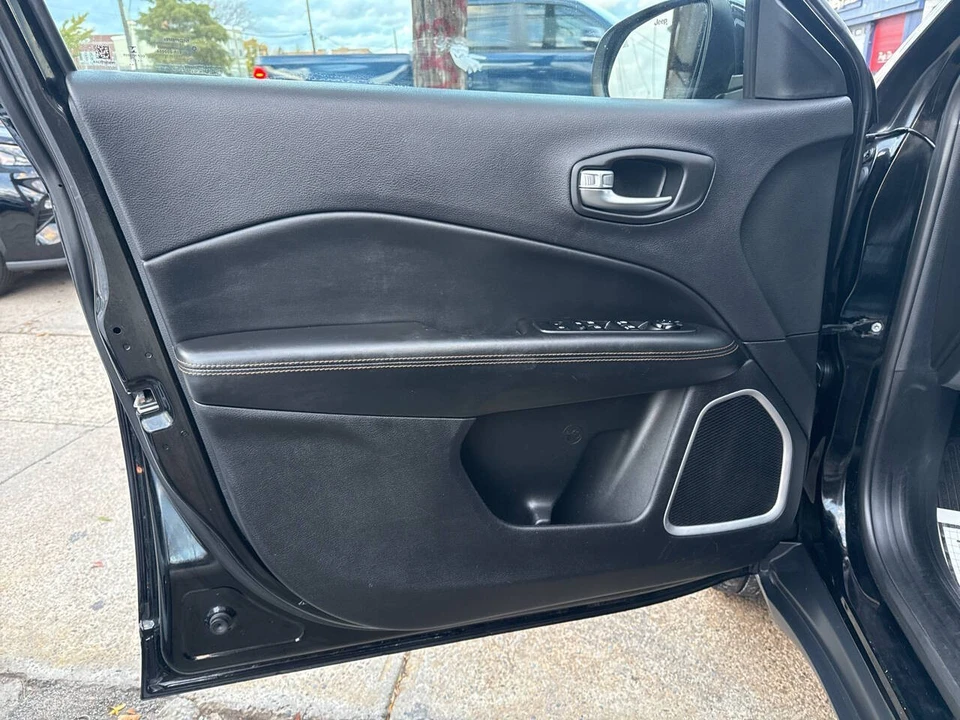 2018 Jeep Compass - Image 15 of 21