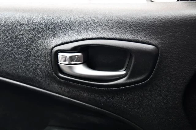 2018 Jeep Compass - Image 9 of 12