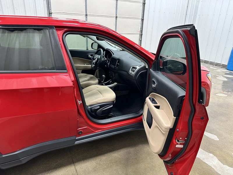 2018 Jeep Compass - Image 16 of 21
