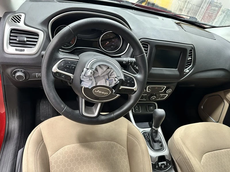 2018 Jeep Compass - Image 9 of 21