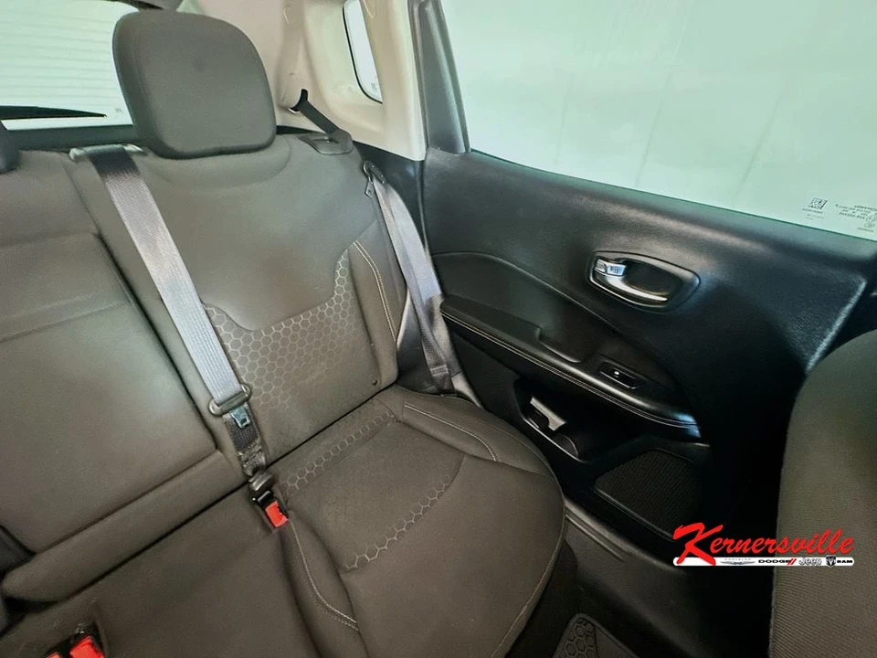 2018 Jeep Compass - Image 14 of 21