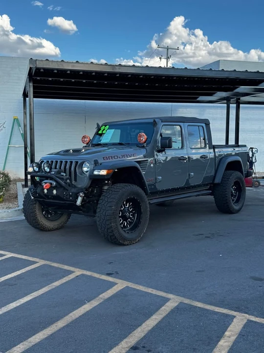 2018 Jeep SJ Gladiator - Image 2 of 11