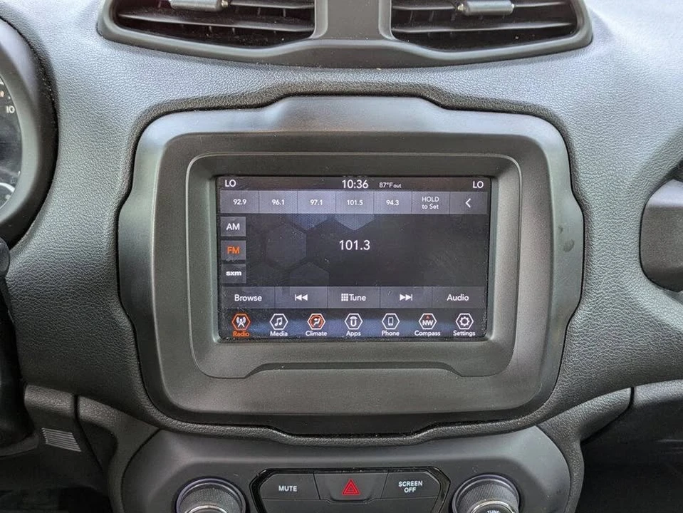 2018 Jeep Renegade - Image 19 of 20