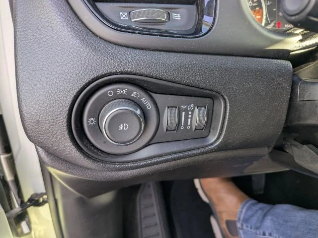 2018 Jeep Renegade - Image 15 of 20