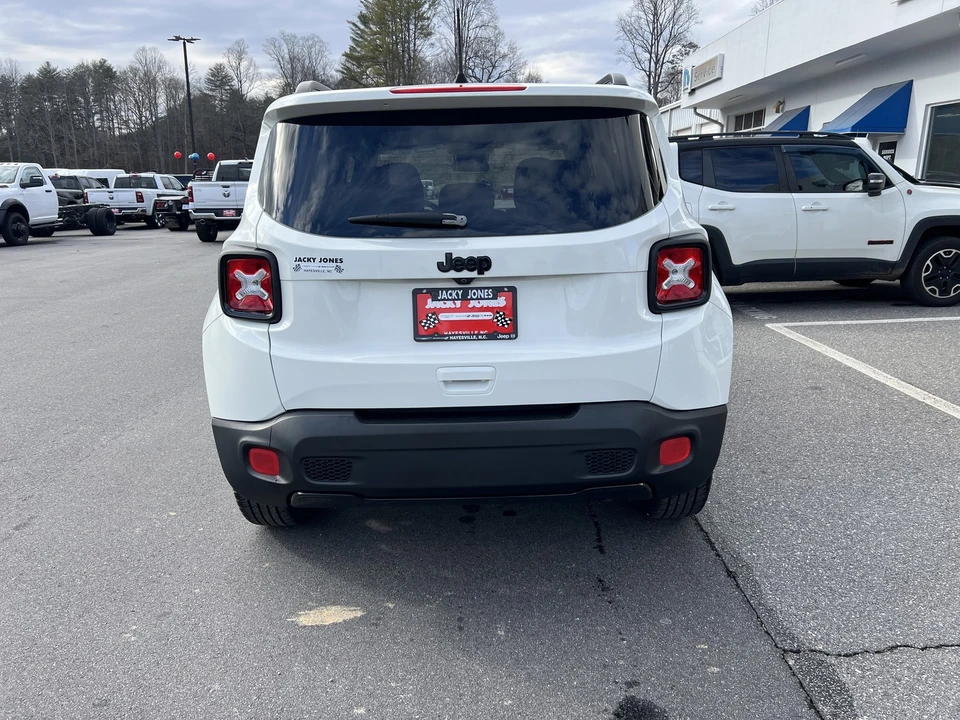 2018 Jeep Renegade - Image 2 of 12
