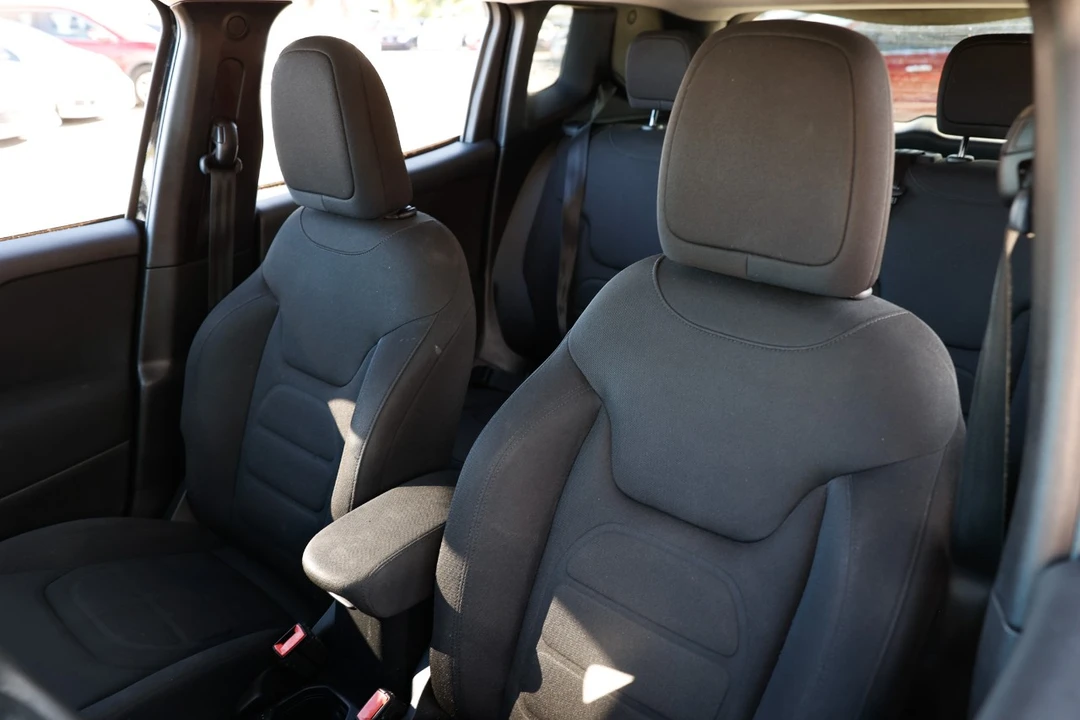 2018 Jeep Renegade - Image 6 of 12