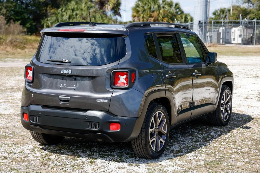 2018 Jeep Renegade - Image 9 of 12