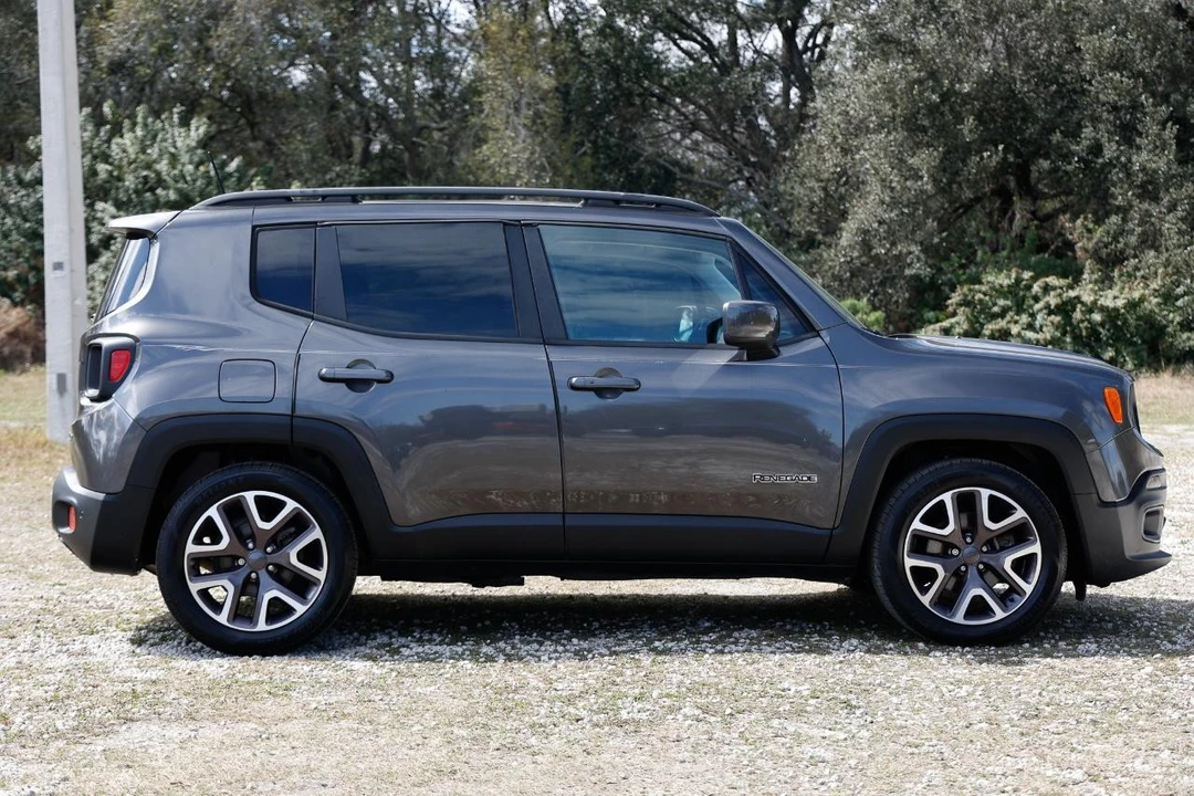 2018 Jeep Renegade - Image 11 of 12