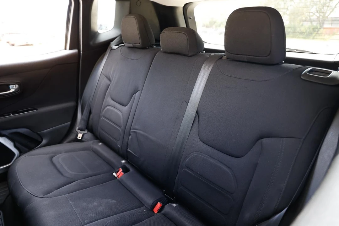 2018 Jeep Renegade - Image 8 of 12