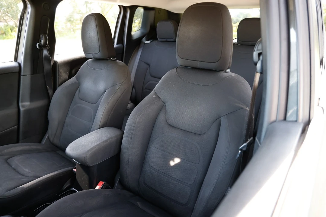 2018 Jeep Renegade - Image 6 of 12