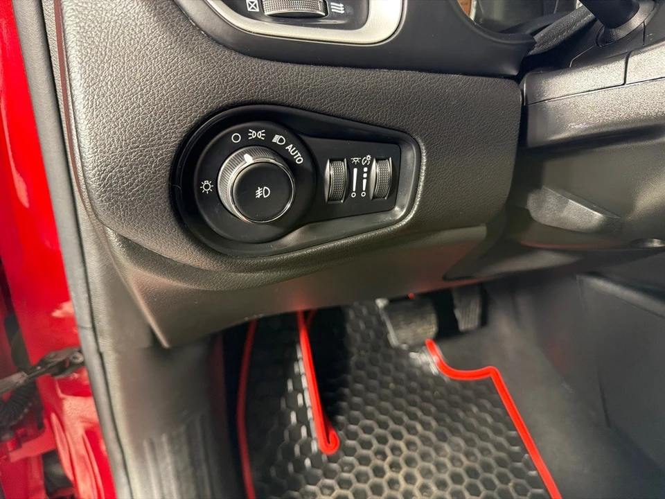 2018 Jeep Renegade - Image 13 of 21