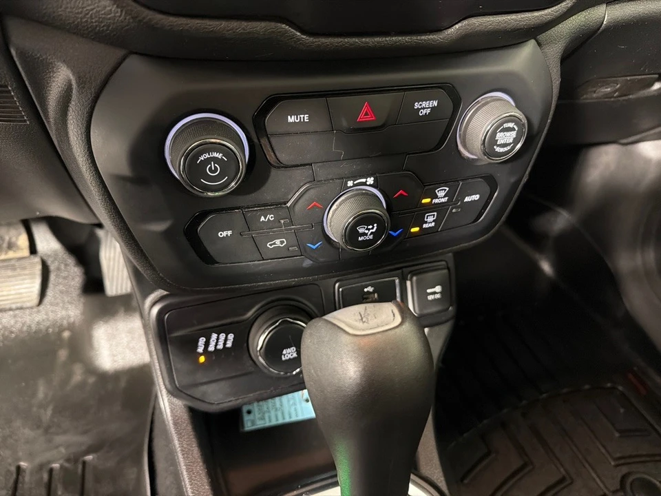 2018 Jeep Renegade - Image 13 of 21