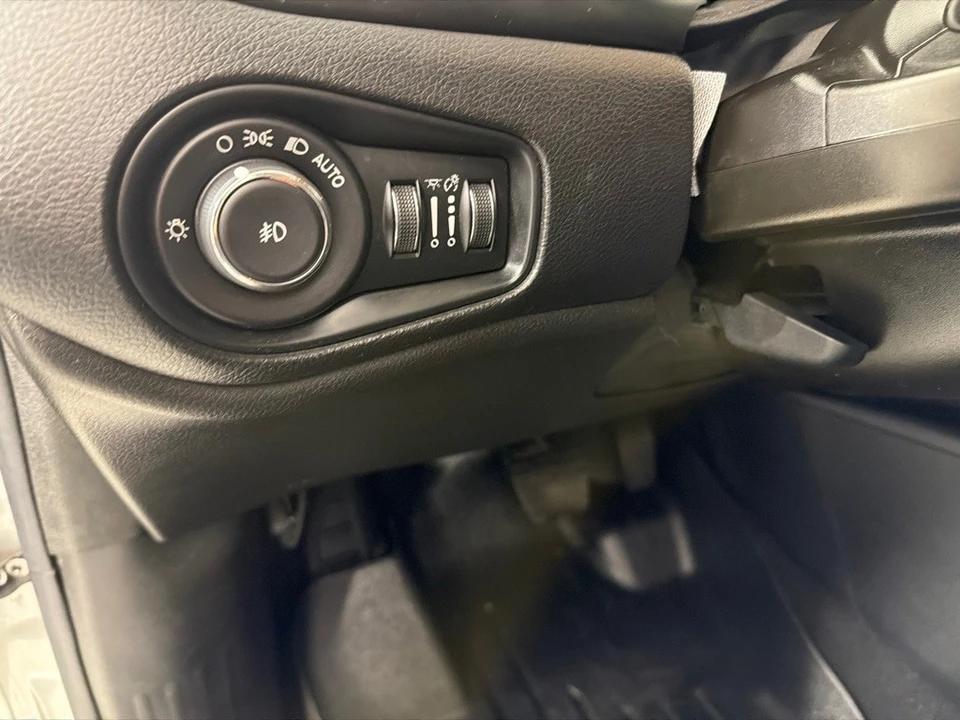 2018 Jeep Renegade - Image 11 of 21